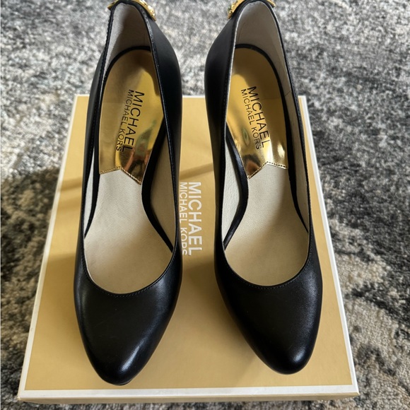 Michael Kors Hamilton Pumps 6M - Picture 2 of 8